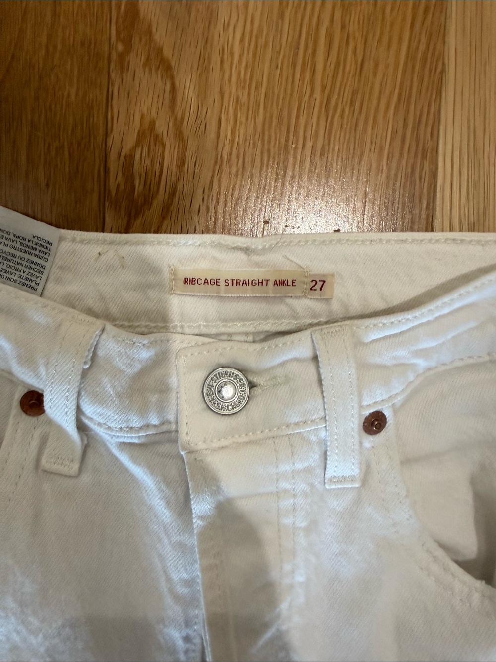 Levi's High Rise White Women’s Jeans size 27 Button Fly Closure - Picture 4 of 10